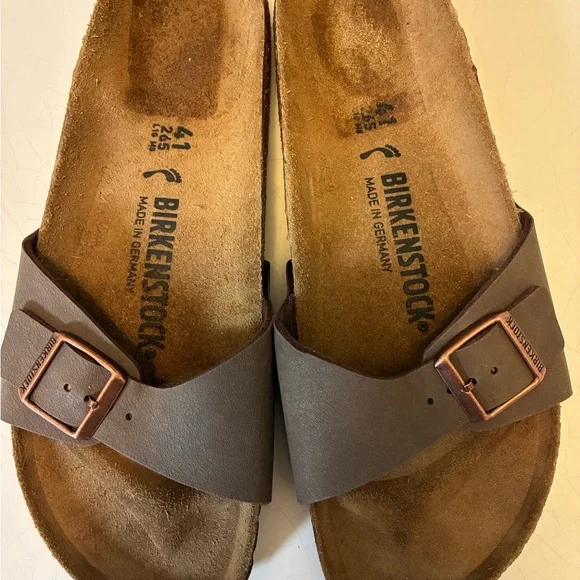NEW. Brown Birkenstock Arizona sandals. - Picture 3 of 6